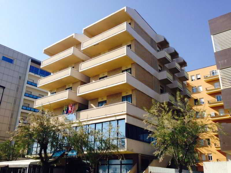 Hotel Ambassador Pesaro Esterno foto
