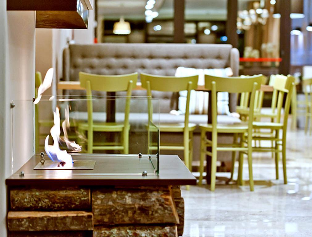 Hotel Ambassador Pesaro Esterno foto