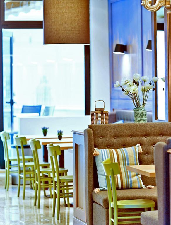 Hotel Ambassador Pesaro Esterno foto